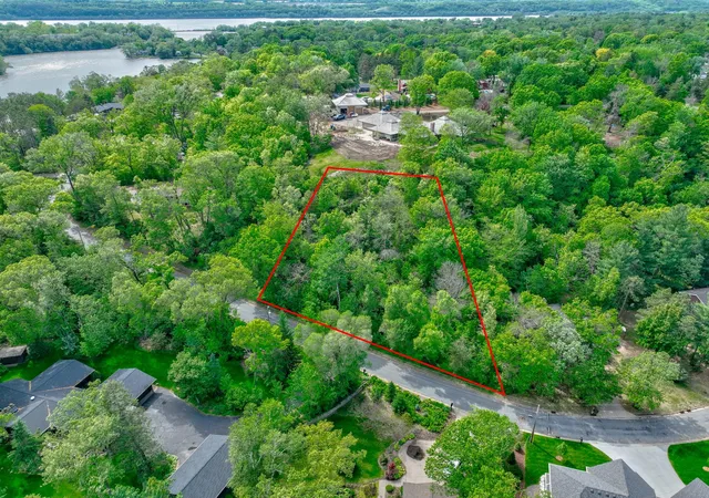 Homes for sale in Hudson, WI | 1205 Riverside Dr N, Hudson, WI 54016 | MLS# 6658001