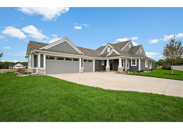 Photo 1 of Single family home for sale at 124 Spring Farm Rd, Saint Paul, MN 55127 | MLS# 6672837 | Listing updated on 2026-07-09