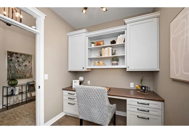 Photo 3 of Single family home for sale at 124 Spring Farm Rd, Saint Paul, MN 55127 | MLS# 6672837 | Listing updated on 2026-07-09