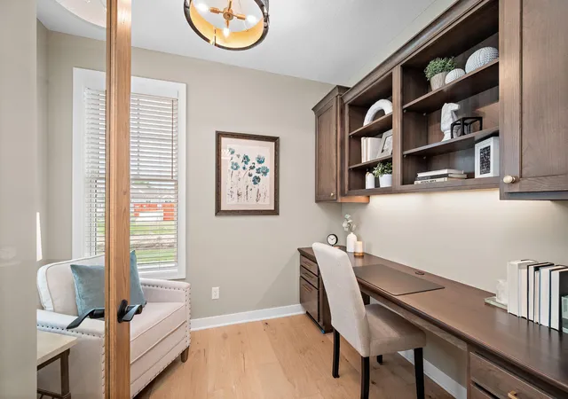 Photo 3 of Single family home for sale at 116 Spring Farm Rd, Saint Paul, MN 55127 | MLS# 6673475 | Listing updated on 2026-10-26