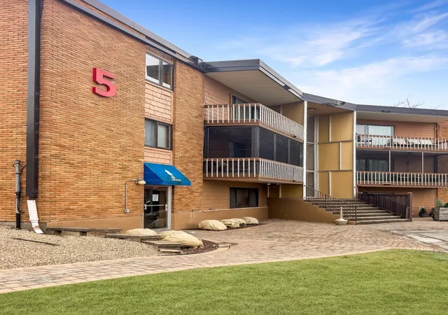 3rd image of 5440 Three Points Blvd #513, Mound, MN 55364 | MLS# 6677538