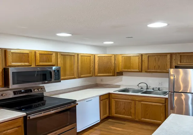 Photo 3 of Condo for sale at 5440 Three Points Blvd #513, Mound, MN 55364 | MLS# 6677538 | Listing updated on 2026-10-22