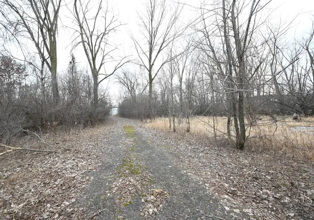 2nd image of 1660 Northdale Blvd Nw, Minneapolis, MN 55448 | MLS# 6678732