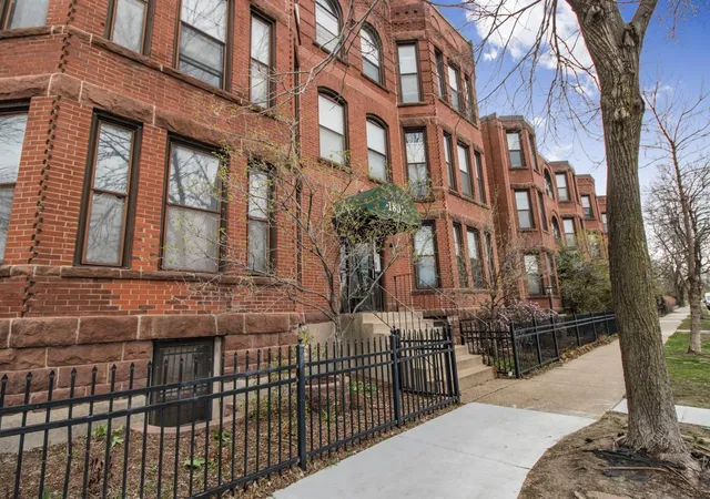 Listing Photo 2 - Condo for sale in building located at 1801 Elliot Ave, Minneapolis, MN 55404 - Unit #5