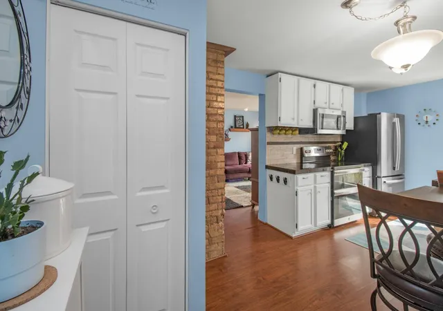 Listing Photo 4 - Condo for sale in building located at 1801 Elliot Ave, Minneapolis, MN 55404 - Unit #5