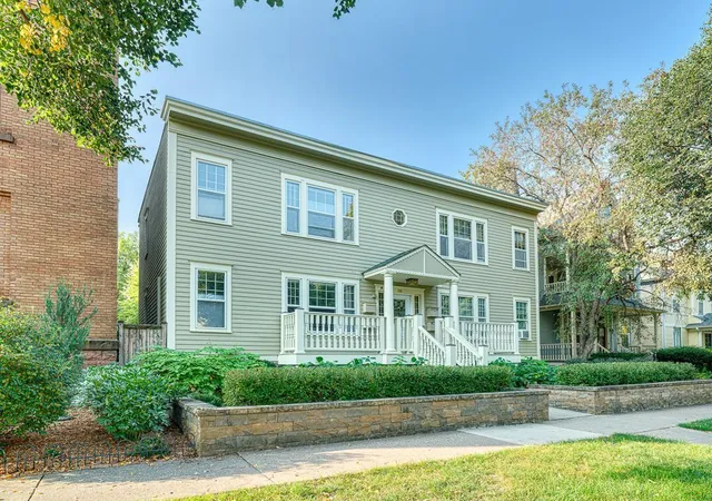1st image of 518 Laurel Ave, Saint Paul, MN 55102 | MLS# 6689608