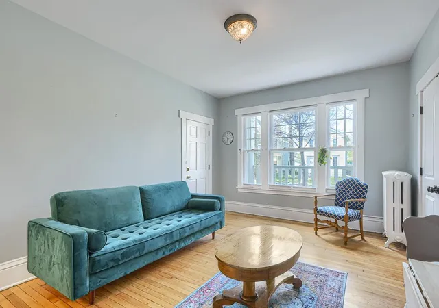 4th image of 518 Laurel Ave, Saint Paul, MN 55102 | MLS# 6689608