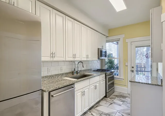 5th image of 518 Laurel Ave, Saint Paul, MN 55102 | MLS# 6689608