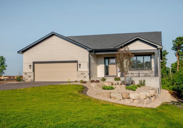 1st image of 9001 62nd St S, Cottage Grove, MN 55016 | MLS# 6695560