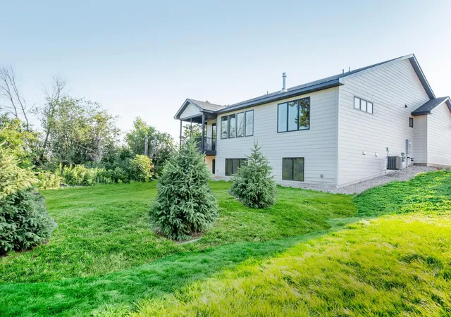 Photo 3 of Single family home for sale at 9001 62Nd St S, Cottage Grove, MN 55016 | MLS# 6695560 | Listing updated on 2026-09-01