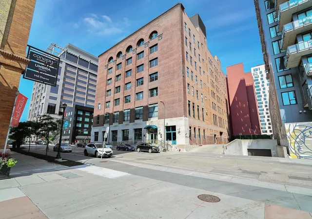 2nd image of 250 Park Ave, Minneapolis, MN 55415