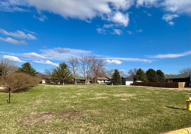 Homes for sale in Pipestone, MN | 907 9th Ave Sw, Pipestone, MN 56164 | MLS# 6702341