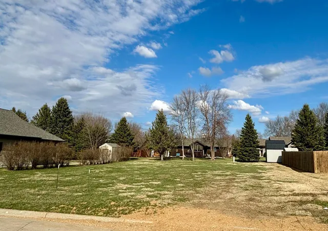 Homes for sale in Pipestone, MN | 907 9th Ave Sw, Pipestone, MN 56164 | MLS# 6702341