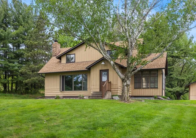 Photo 3 of Single family home for sale at 2591 Carver Ave E, Saint Paul, MN 55119 | MLS# 6702970 | Listing updated on 2026-10-02