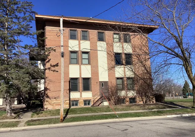Homes for sale in Albert Lea, MN | 913 Abbott St, Albert Lea, MN 56007
