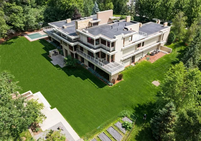 Photo 2 of Mansion for sale at 685 Hidden Crk Trl, Saint Paul, MN 55118 | MLS# 6707877 | Listing updated on 2026-09-01
