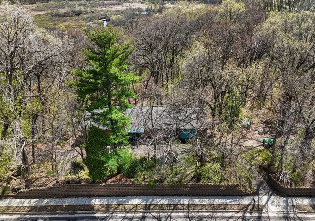 2nd image of 556 County Road C W, Roseville, MN 55113 | MLS# 6708093