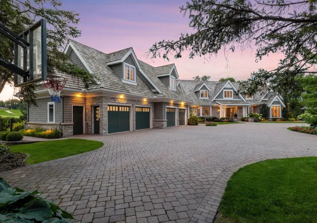 Photo 2 of Mansion for sale at 4708 Annaway Dr, Minneapolis, MN 55436 | MLS# 6713081 | Listing updated on 2026-09-29