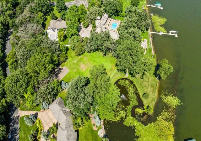19th image of 6851 Beach Rd, Eden Prairie, MN 55344 | MLS# 6715224