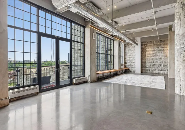 Photo 2 of Condo for sale at 700 S 2nd St #W31, Minneapolis, MN 55401 | MLS# 6715326 | Listing updated on 2026-09-23
