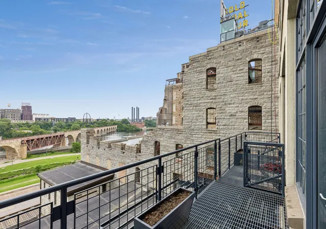 Photo 3 of Condo for sale at 700 S 2nd St #W31, Minneapolis, MN 55401 | MLS# 6715326 | Listing updated on 2026-09-23