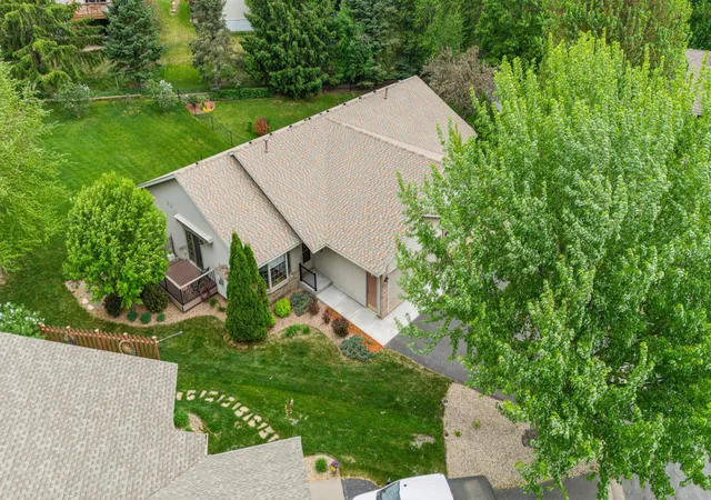 Townhouse for sale at 347 Wesley Ct, River Falls, WI 54022 | MLS# 6718173