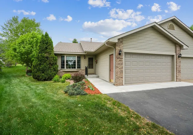 Photo 3 of Townhouse for sale at 347 Wesley Ct, River Falls, WI 54022 | MLS# 6718173 | Listing updated on 2026-10-08