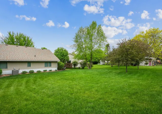 Photo 4 of Townhouse for sale at 347 Wesley Ct, River Falls, WI 54022 | MLS# 6718173 | Listing updated on 2026-10-08