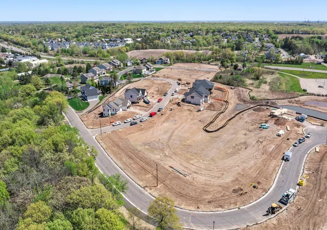 2nd image of 4955 Parkside Cir, Saint Paul, MN 55123 | MLS# 6719642