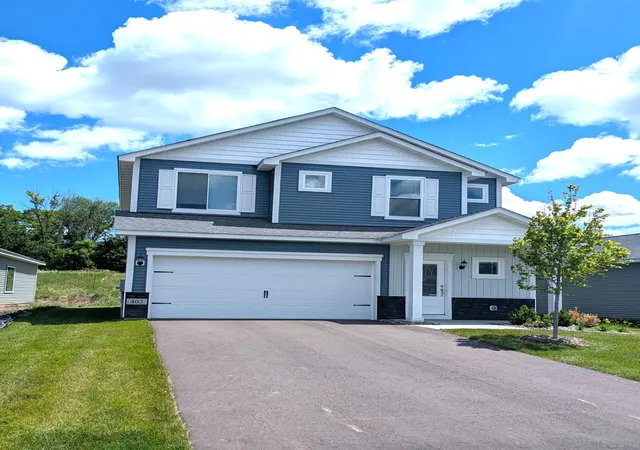 Homes for sale in Cambridge, MN | 402 Redwood St N, Cambridge, MN 55008 | MLS# 6722821