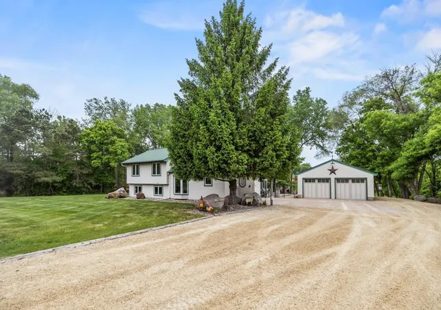 Photo 2 of Single family home for sale at 2511 Carver Ave E, Saint Paul, MN 55119 | MLS# 6724602 | Listing updated on 2026-08-25