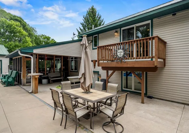 Photo 3 of Single family home for sale at 2511 Carver Ave E, Saint Paul, MN 55119 | MLS# 6724602 | Listing updated on 2026-08-25