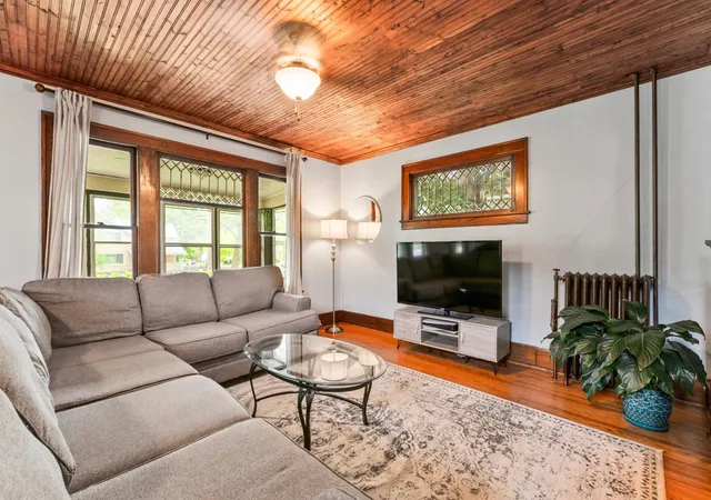Photo 3 of Single Family Residence at 842 2nd Street NW, Rochester, MN 55901 | MLS# 6728795 | | Sold on 2025-11-06