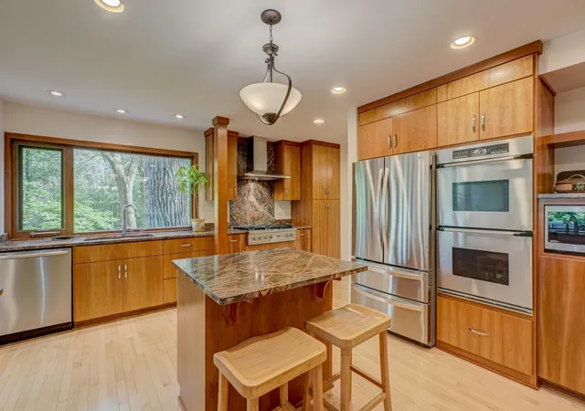 Photo 1 of Single family home for sale at 15511 Afton Hills Dr S, Afton, MN 55001 | MLS# 6729161 | Listing updated on 2026-10-09