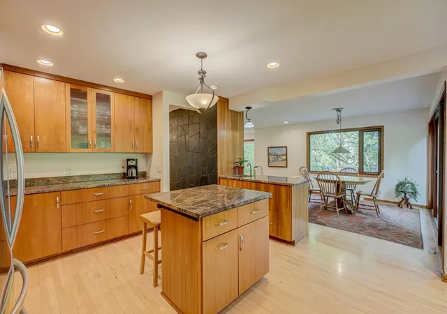 Photo 3 of Single family home for sale at 15511 Afton Hills Dr S, Afton, MN 55001 | MLS# 6729161 | Listing updated on 2026-10-09