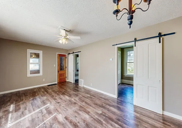 Photo 4 of Single Family Residence at 115 1st Avenue NE, Plainview, MN 55964 | MLS# 6729418 | | Sold on 2025-07-15