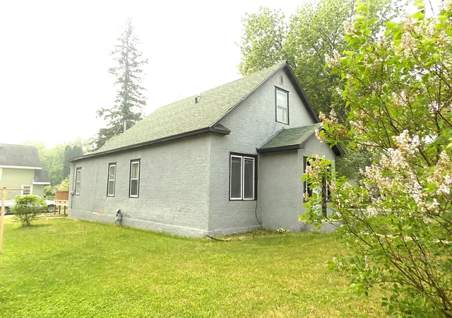 Homes for sale in Baudette, MN | 101 1St St Se, Baudette, MN 56623 | MLS# 6731367