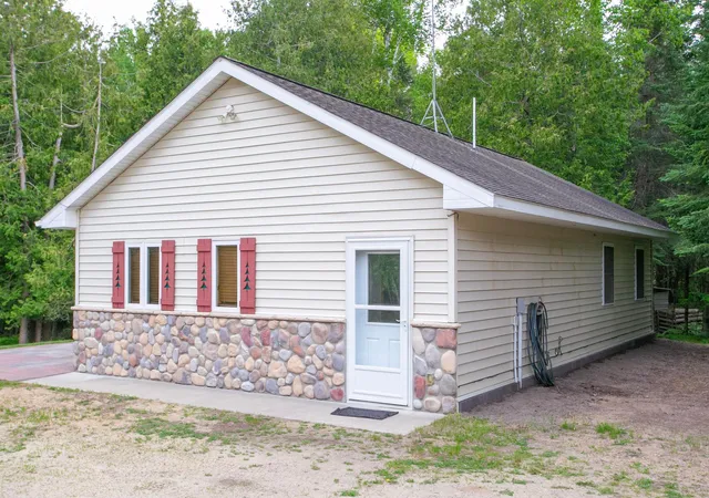 2nd image of 10547 Vermeil Dr Ne, Deer River, MN 56636 | MLS# 6731978