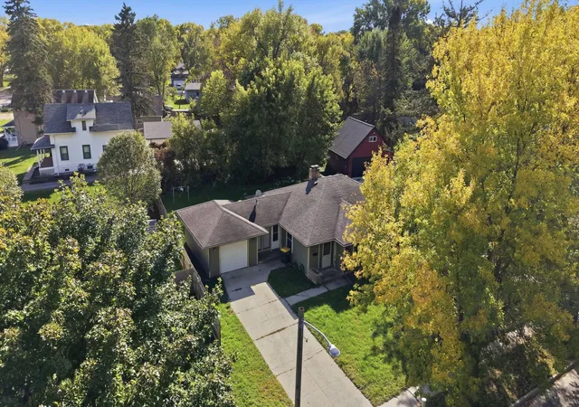 Photo 1 of Single family home for sale at 1319 Kandiyohi Ave Sw, Willmar, MN 56201 | MLS# 6736214 | Listing updated on 2026-10-23