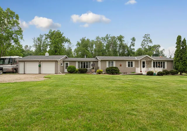 Homes for sale in Faribault, MN | 18221 Roberds Lake Blvd, Faribault, MN 55021 | MLS# 6737213