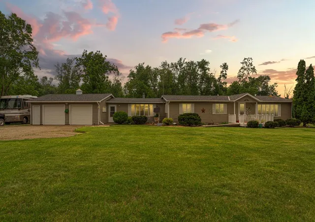 Homes for sale in Faribault, MN | 18221 Roberds Lake Blvd, Faribault, MN 55021 | MLS# 6737213