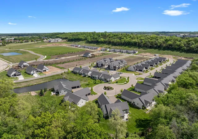 3rd image of 2461 Sharon Ln, Hudson, WI 54016 | MLS# 6737907