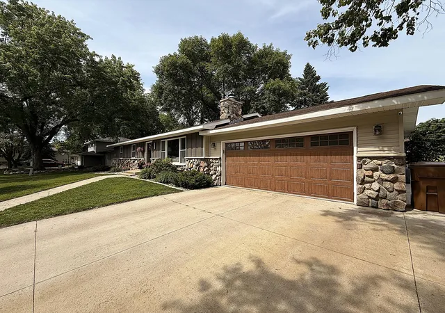 Homes for sale in Montevideo, MN | 112 Orchard Cir, Montevideo, MN 56265 | MLS# 6741154