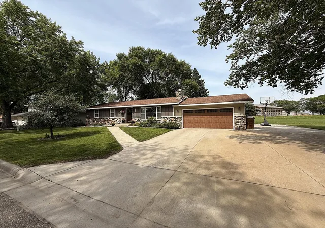 Homes for sale in Montevideo, MN | 112 Orchard Cir, Montevideo, MN 56265 | MLS# 6741154