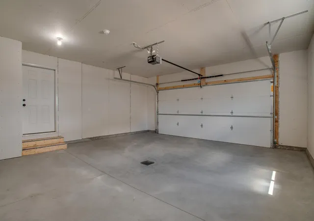 Photo 4 of Single family home for sale at 6847 Belding Dr S, Fargo, ND 58104 | MLS# 6742976 | Listing updated on 2026-09-19