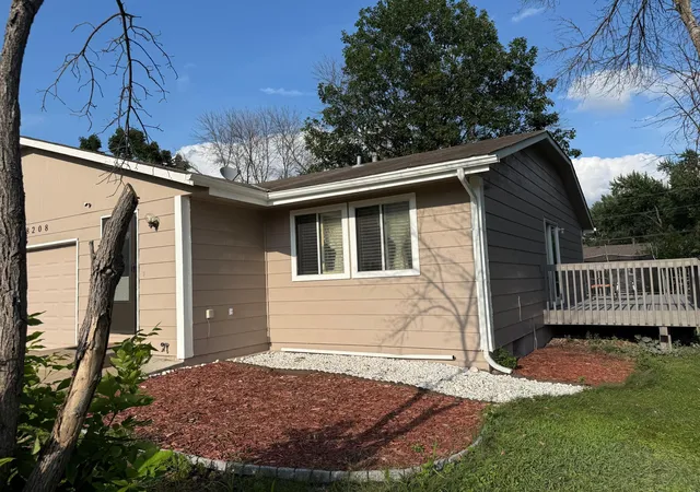4th image of 8208 Halifax Ct N, Brooklyn Park, MN 55443