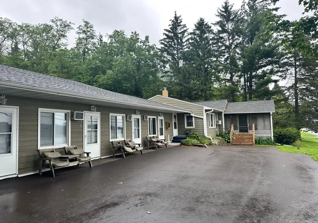 3rd image of 240 N State Road 35, Alma, WI 54610 | MLS# 6745290