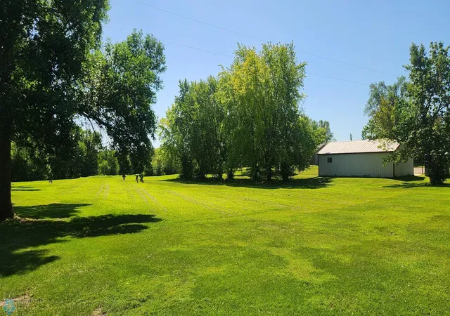 5th image of 792 2Nd St Nw, Hillsboro, ND 58045 | MLS# 6745677