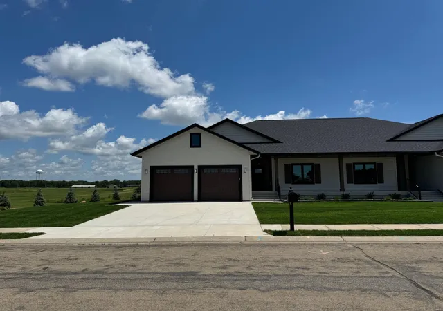 2nd image of 2334 9th St W, Albert Lea, MN 56007 | MLS# 6751732