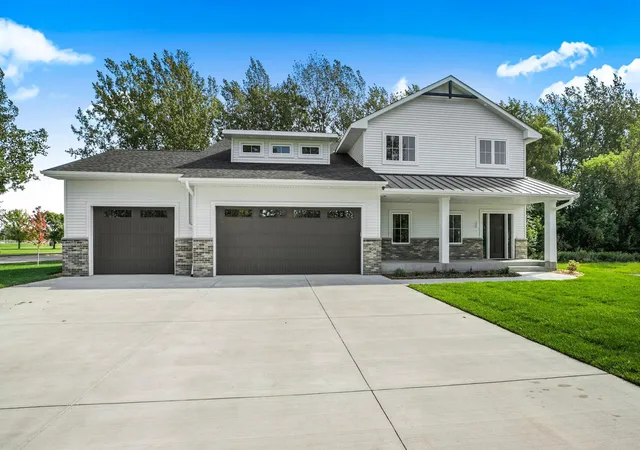 Photo 2 of Single family home for sale at 904 13th Avenue N, Sartell, MN 56377 | MLS# 6752595 | Listing updated on 2026-08-28